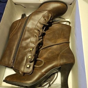 Size 9 Skechers Something Else brown boots